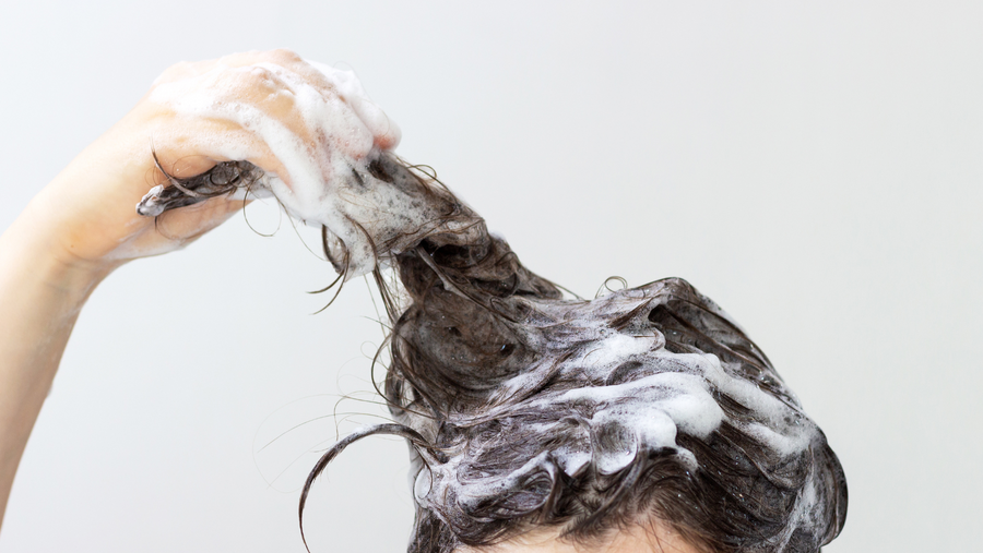 Pourquoi faut-il éviter les sulfates dans les shampoings ?
